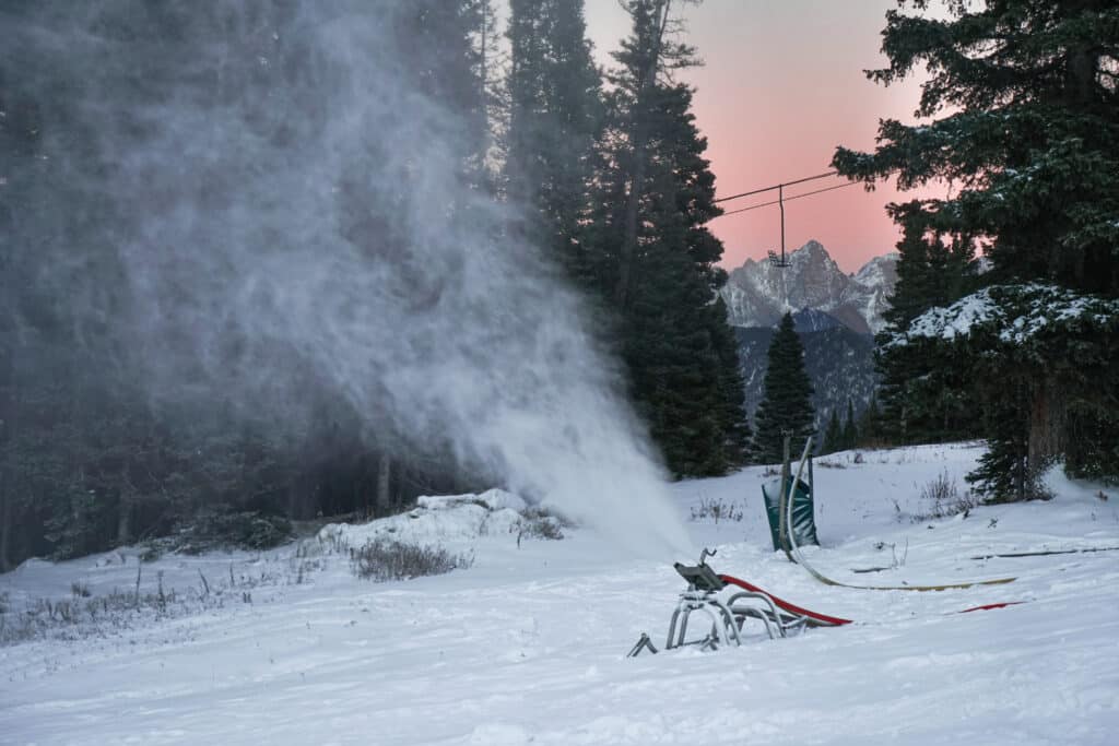 https://www.purgatory.ski/wp-content/uploads/sites/2/2022/08/11-11-21-_-First-Snowmaking%C2%A9ID-8-1024x683.jpg